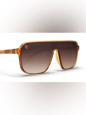 NWOT Blenders Meister Crystal Butterscotch sunglasses with sleeve
